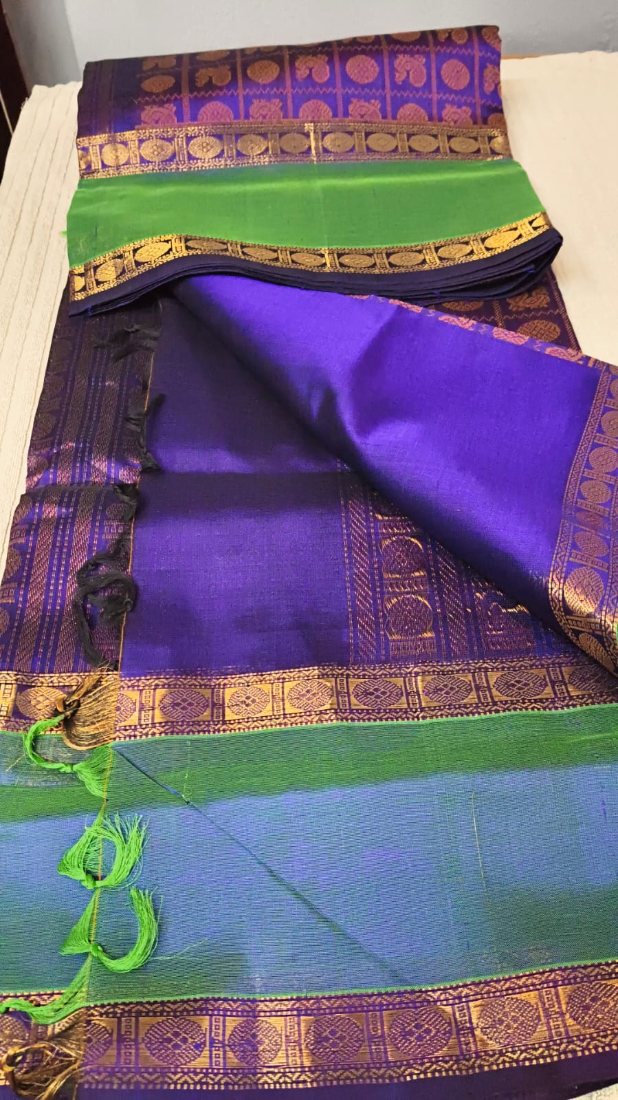 1000 butta silk cotton Saree in rani pink rettaipet border